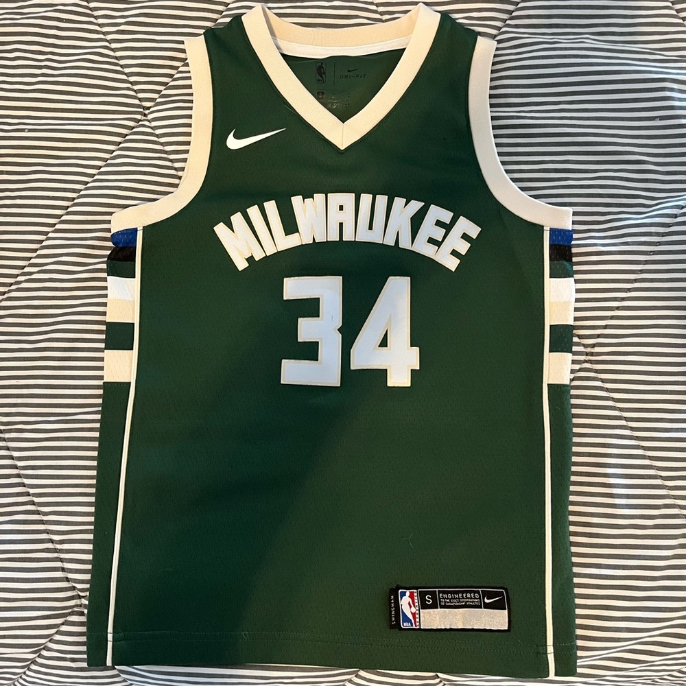 Youth Milwaukee Bucks jersey